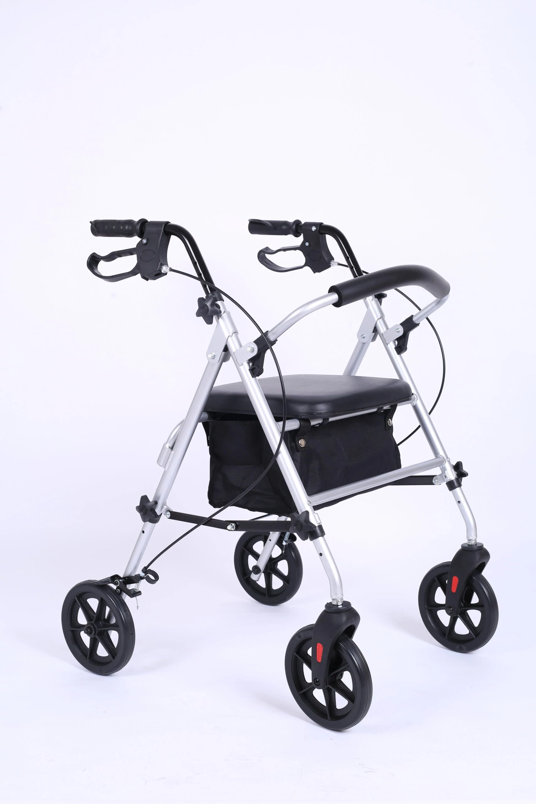 Alumínium rollátor GM 4259 ezüst 4 kerekű